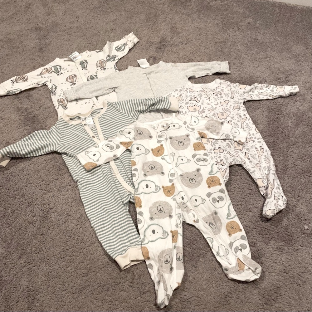 5 pc Baby Sleeper/Footies Bundle size 6